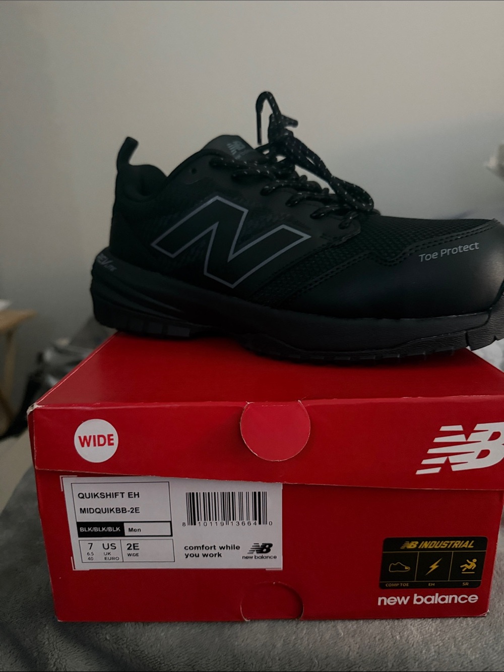 New Balance Men's Black Athletic Toe-Protect Work Sneaker